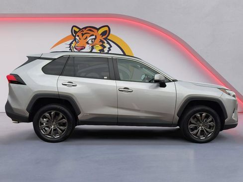 Used 2022 Toyota RAV4 Limited image 4