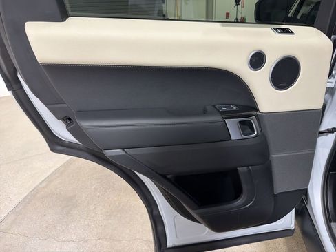 Used 2020 Land Rover Range Rover Sport HSE image 20