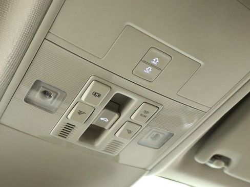 New 2026 Volkswagen Taos SE image 30