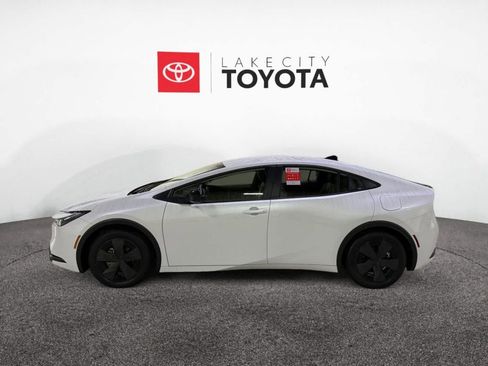 New 2026 Toyota Prius LE image 2