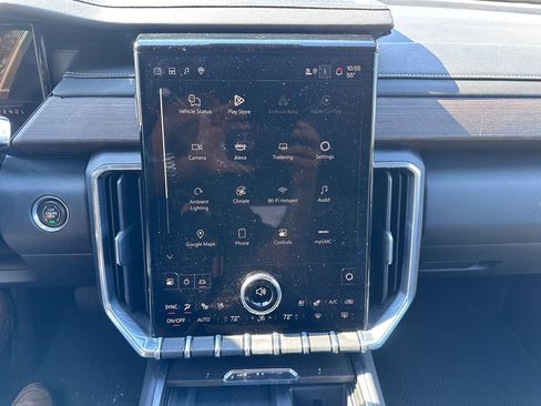 Used 2024 GMC Acadia Denali image 6