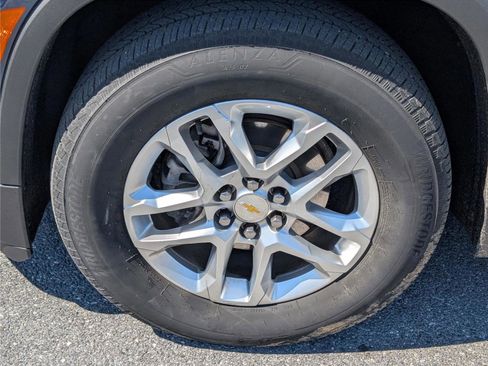 Used 2023 Chevrolet Traverse LS AWD/4WD image 10