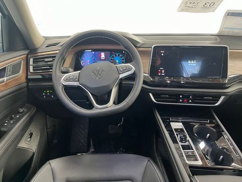 New 2026 Volkswagen Atlas SE image 18