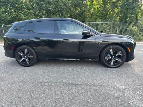 Used 2024 BMW iX xDrive50 w/ Premium Package AWD/4WD image 12
