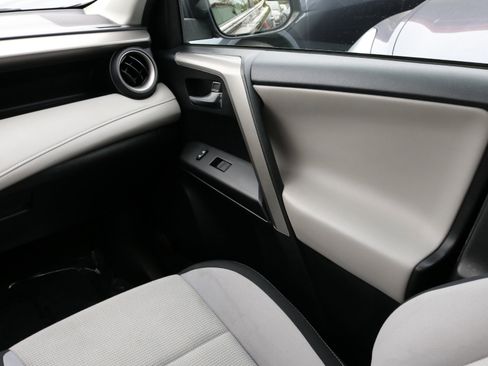 Used 2016 Toyota RAV4 XLE image 18