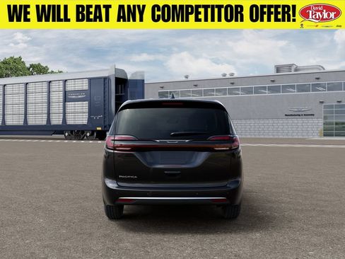 New 2027 Chrysler Pacifica Select FWD image 8