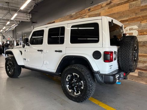 Used 2024 Jeep Wrangler Unlimited Rubicon 4xe AWD/4WD image 20