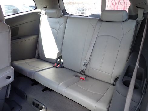 Used 2014 Chevrolet Traverse LT image 10