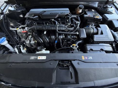 Used 2024 Hyundai Elantra SEL FWD image 28