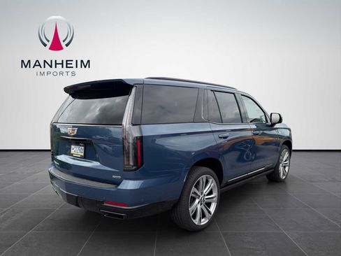Used 2026 Cadillac Escalade Platinum Sport AWD/4WD image 6