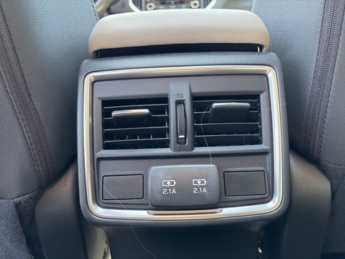 Used 2019 Subaru Forester Premium image 8