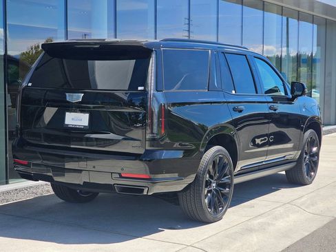 New 2026 Cadillac Escalade Platinum Sport w/ LPO, ONYX Package AWD/4WD image 5