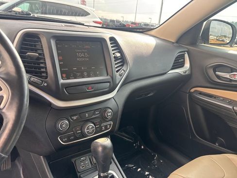 Used 2016 Jeep Cherokee Limited image 15