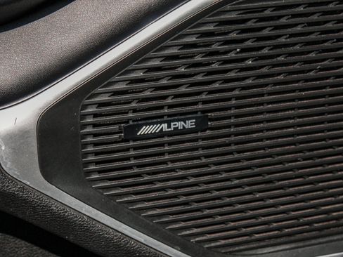 Used 2023 Jeep Wagoneer L Series II RWD image 11