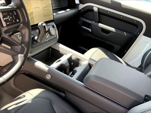 New 2026 Land Rover Defender 90 V8 AWD/4WD image 10