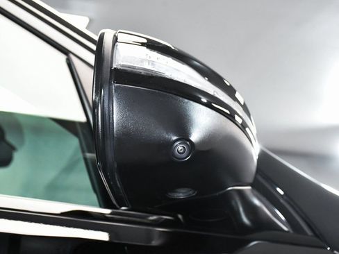 Used 2025 Mercedes-Benz GLE 450e 4MATIC w/ AMG Line Exterior image 73