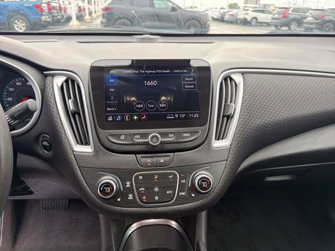 Used 2025 Chevrolet Malibu LT FWD image 23