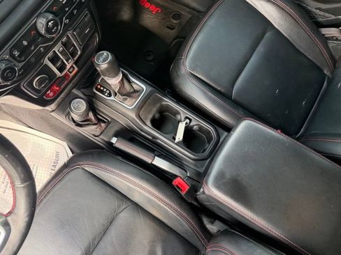Used 2019 Jeep Wrangler Unlimited Rubicon w/ Advanced Safety Group AWD/4WD image 30