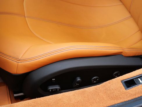 Used 2022 Ferrari F8 Tributo RWD image 15