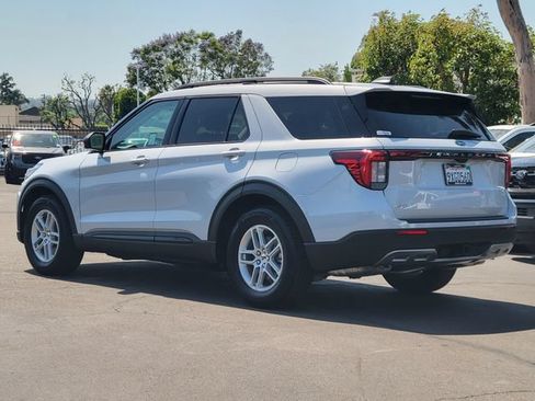 Used 2026 Ford Explorer Active w/ Active Comfort Package RWD image 2