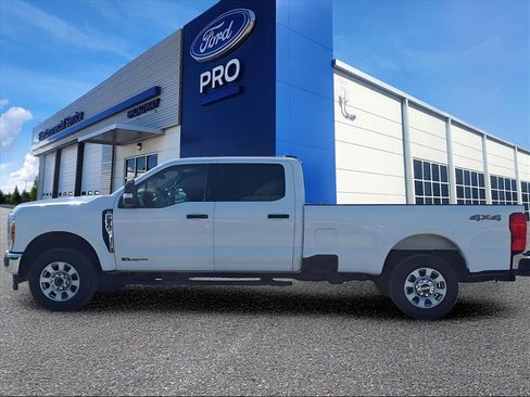 Used 2024 Ford F250 XLT image 19