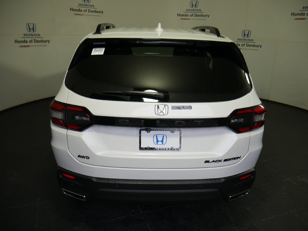 New 2026 Honda Pilot Black Edition image 5