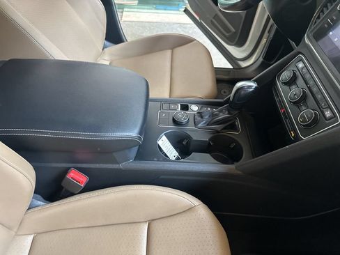 Used 2020 Volkswagen Atlas Cross Sport SE w/ Panoramic Sunroof Package AWD/4WD image 40