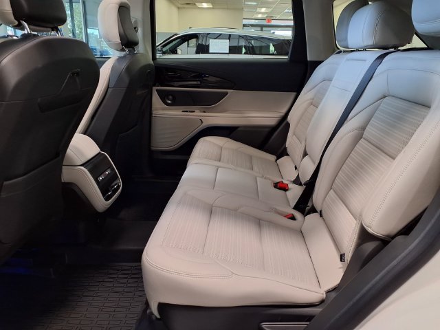 Certified 2026 Lincoln Nautilus Reserve AWD/4WD image 5