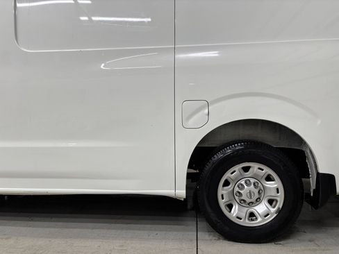 Used 2021 Nissan NV 2500 SV image 6
