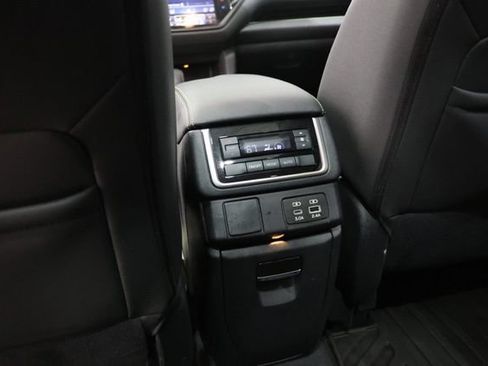 Used 2024 Subaru Ascent Onyx Edition AWD/4WD image 32
