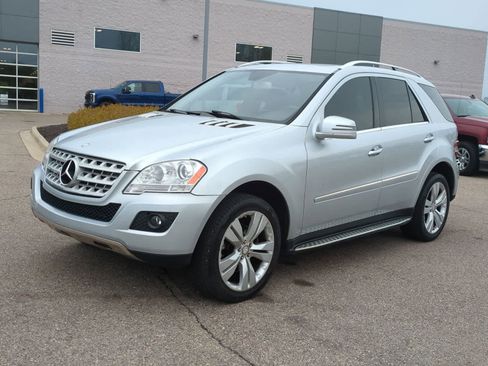 Used 2011 Mercedes-Benz ML 350 4MATIC image 4
