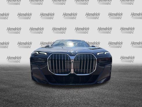 Used 2023 BMW 760i xDrive AWD/4WD image 3