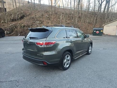 Used 2016 Toyota Highlander Limited image 3