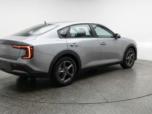 Used 2025 Kia K4 FWD image 9