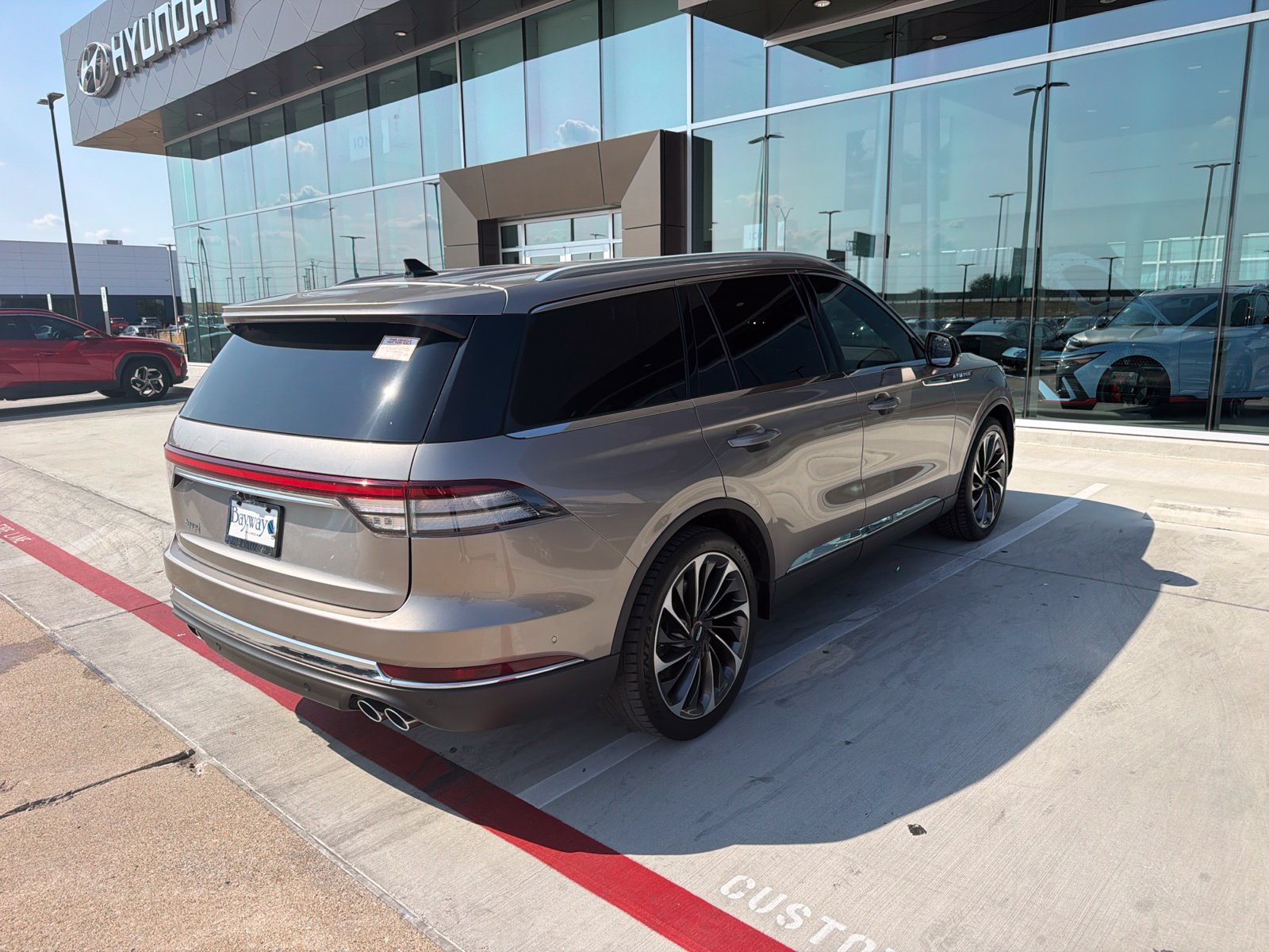 Used 2021 Lincoln Aviator Reserve w/ Equipment Group 201A RWD image 5