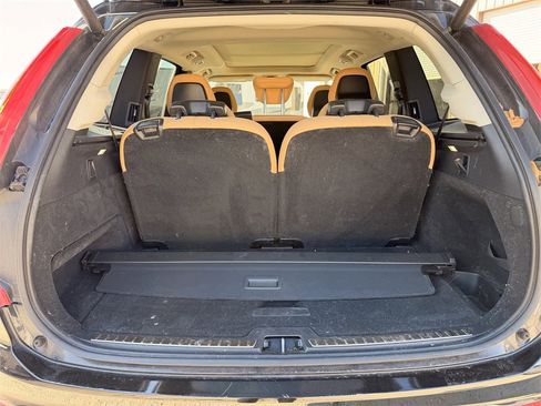 Used 2016 Volvo XC90 T6 Momentum w/ Momentum Plus Package image 28