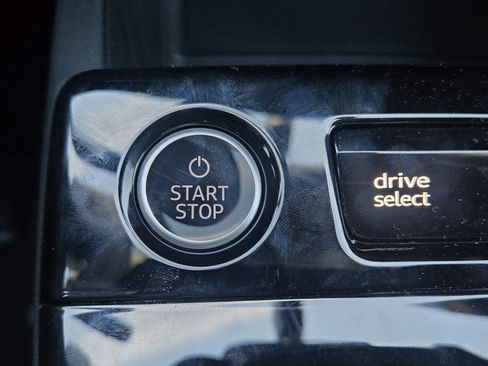 New 2025 Audi Q6 e-tron Premium Plus image 25