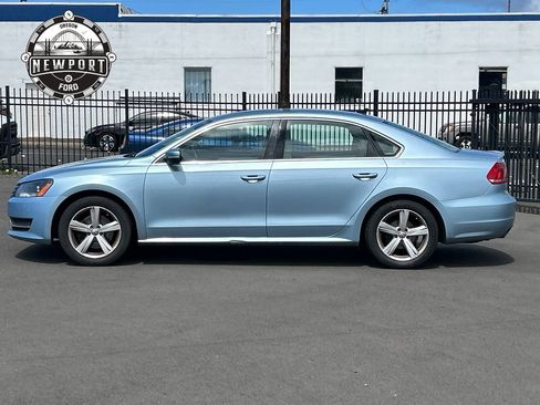 Used 2013 Volkswagen Passat 2.5 SE FWD image 2