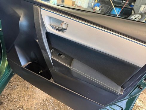 Used 2014 Toyota Corolla LE FWD image 35