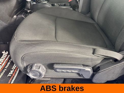 Used 2022 Jeep Wrangler Unlimited Sport w/ Xtreme Recon 35" Tire Package image 11