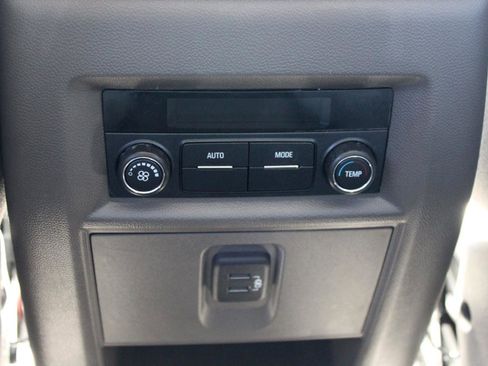 Used 2020 Chevrolet Traverse LT w/ Driver Confidence II Package image 44