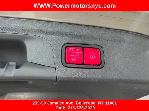 Used 2020 Mercedes-Benz GLE 350 w/ 3rd Row Seat Package image 28
