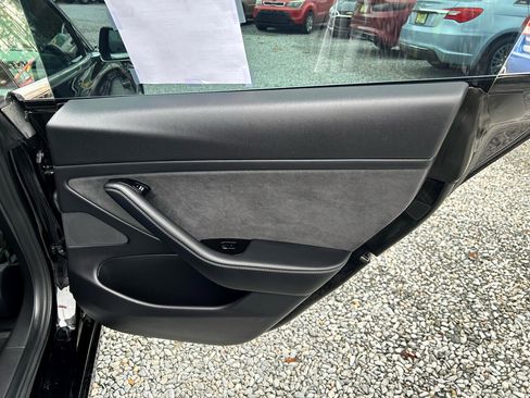 Used 2018 Tesla Model 3 Long Range image 16