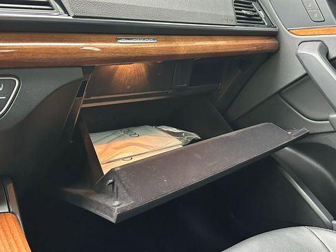 Used 2021 Audi Q5 2.0T Premium w/ Convenience Package image 46