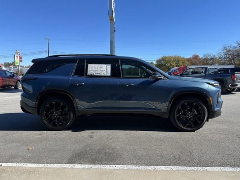 New 2026 Chevrolet Traverse RS image 6