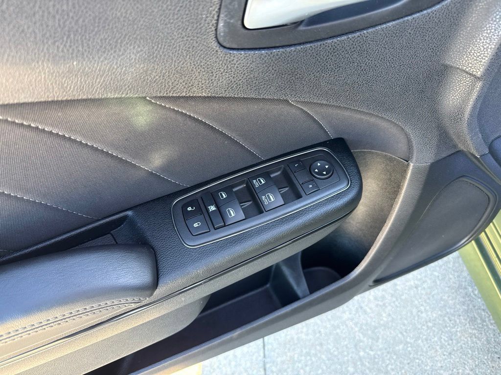 Used 2022 Dodge Charger R/T w/ Blacktop Package RWD image 22