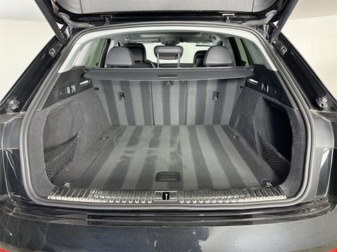 Certified 2023 Audi e-tron Premium Plus w/ Premium Plus Package image 28