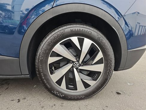 Certified 2023 Volkswagen ID.4 Pro image 32