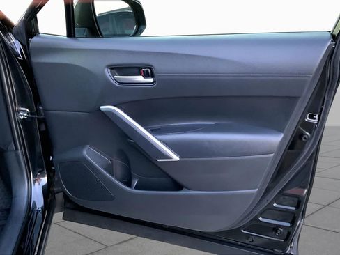 Used 2023 Toyota Corolla Cross XLE FWD image 22