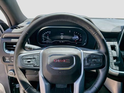 Used 2024 GMC Yukon SLT w/ SLT Luxury Package RWD image 14